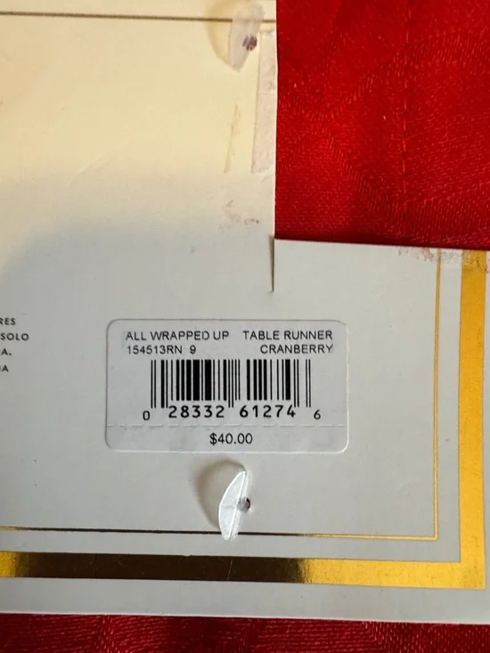 NWT/kate spade 'All Wrapped Up' Red Jacquard Bow Table Runner/15"x90" - Picture 4 of 8